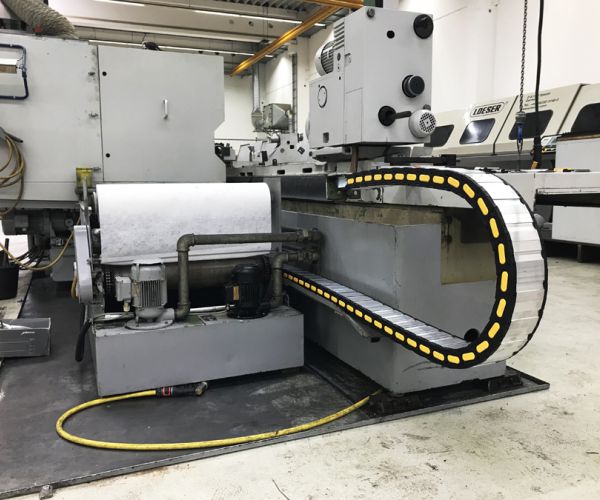 From the conduit to the nylon cable chain