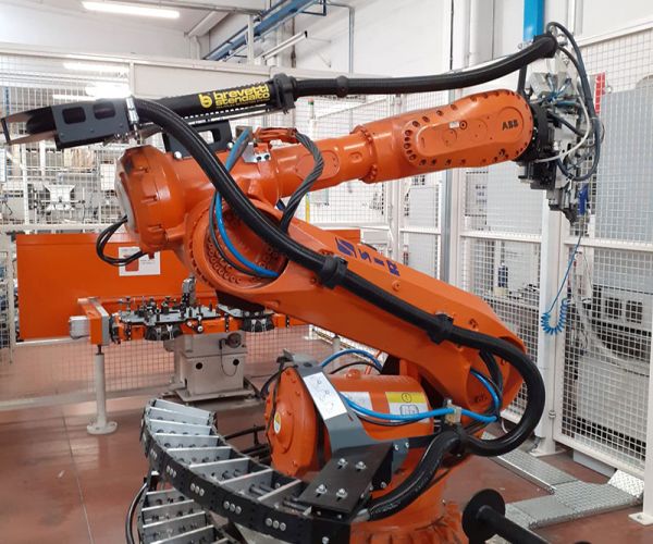 CATENA PORTACAVI IN NYLON: SCOPRI LA NUOVA SERIE ROBOT PER LA ROBOTICA INDUSTRIALE